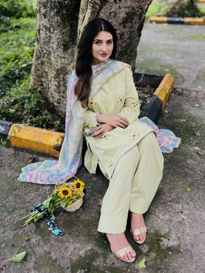 Sooraj Mukhi - Lawn Luxury Women Dress in Light Green – Elegance Redefined