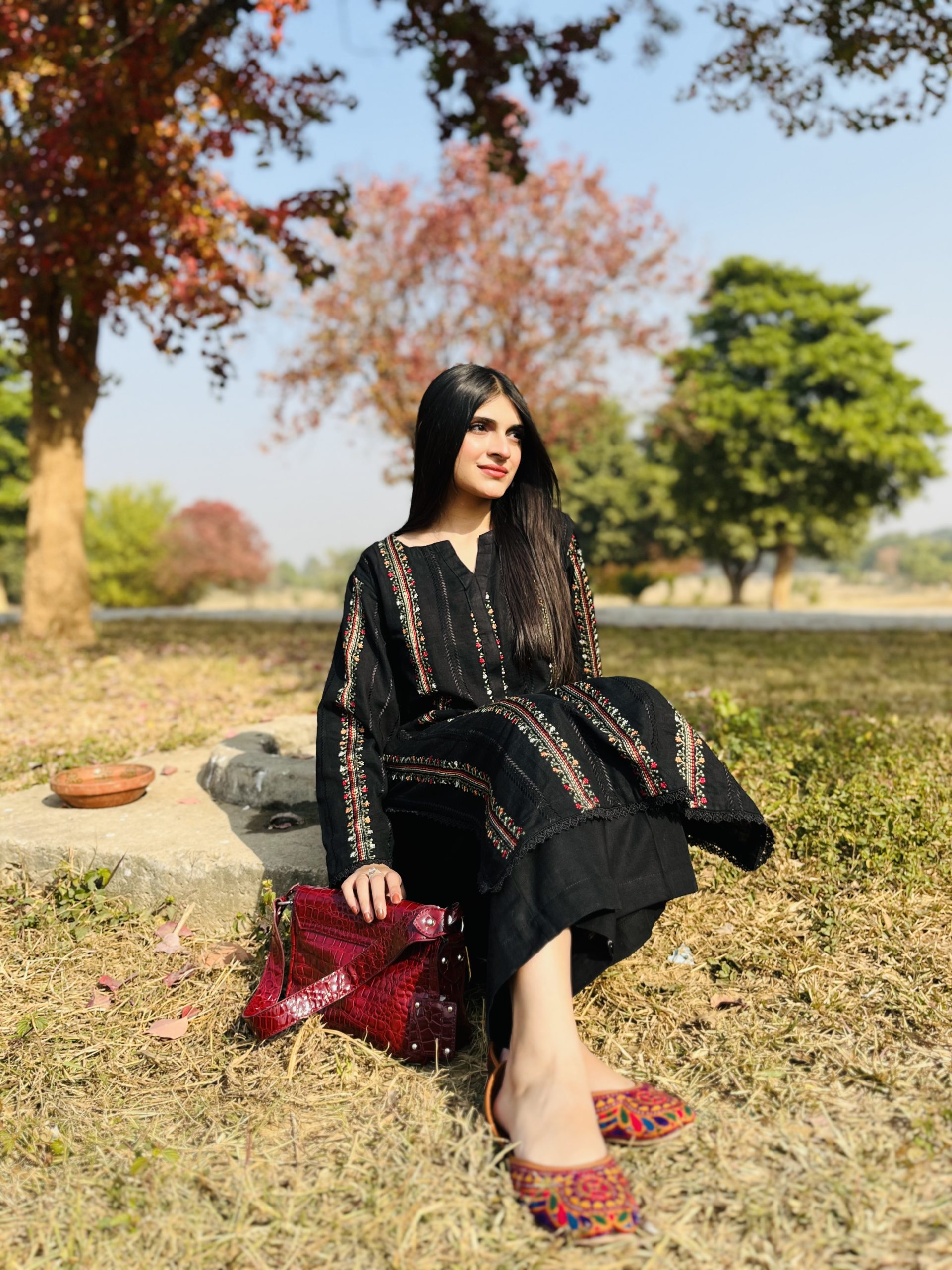 Sehar - A Classic Black Canvas - Image 2