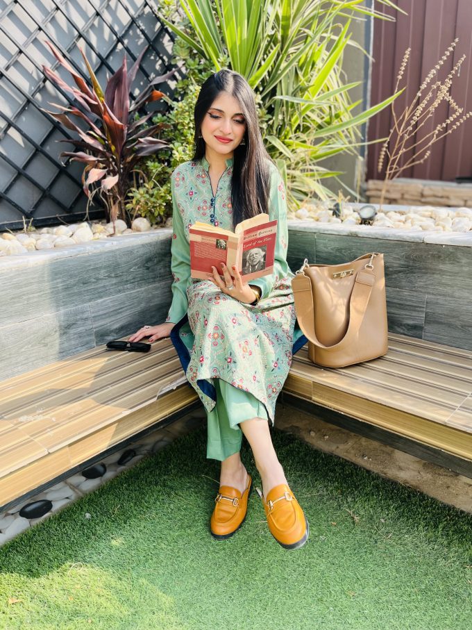 Aaab - Minty Grace with a Pop of Sunshine